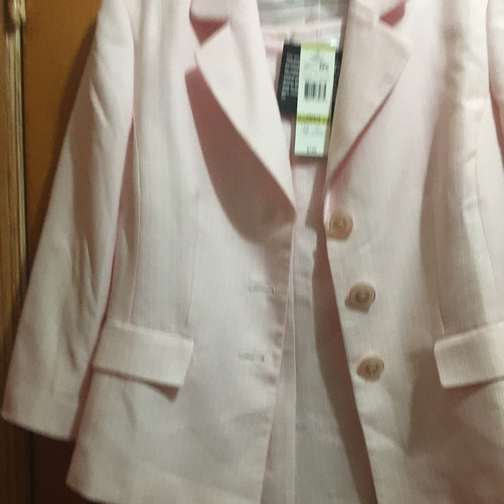 Pink Le Suit outfit